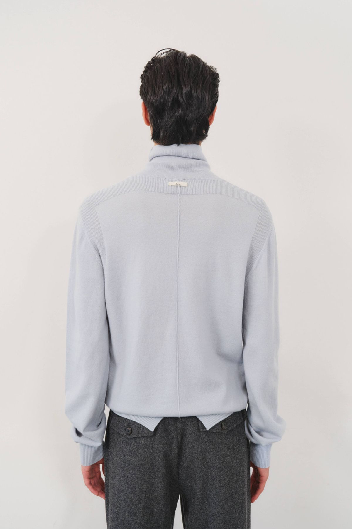 쿠메(KUMÉ) Men Pure Wool Turtleneck Knit, Light Blue