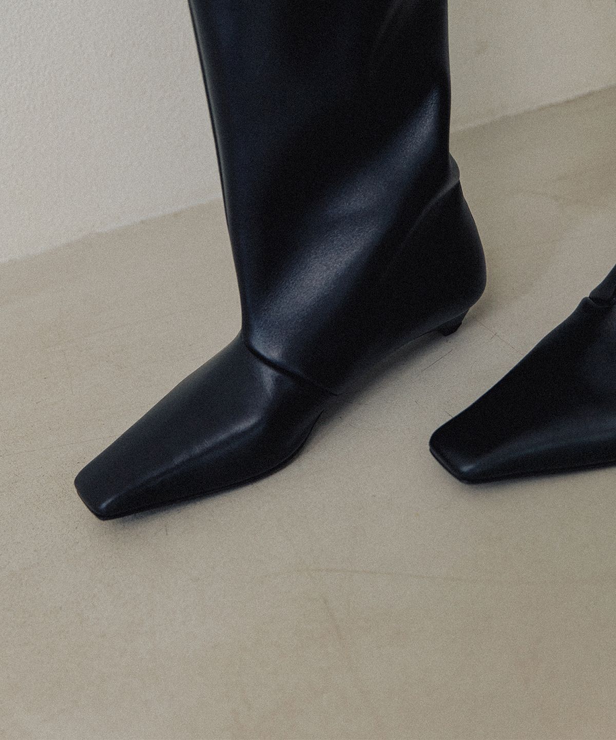키에레이(CHIELEI) [26FW] TESSA BOOTS [C6F09BK]