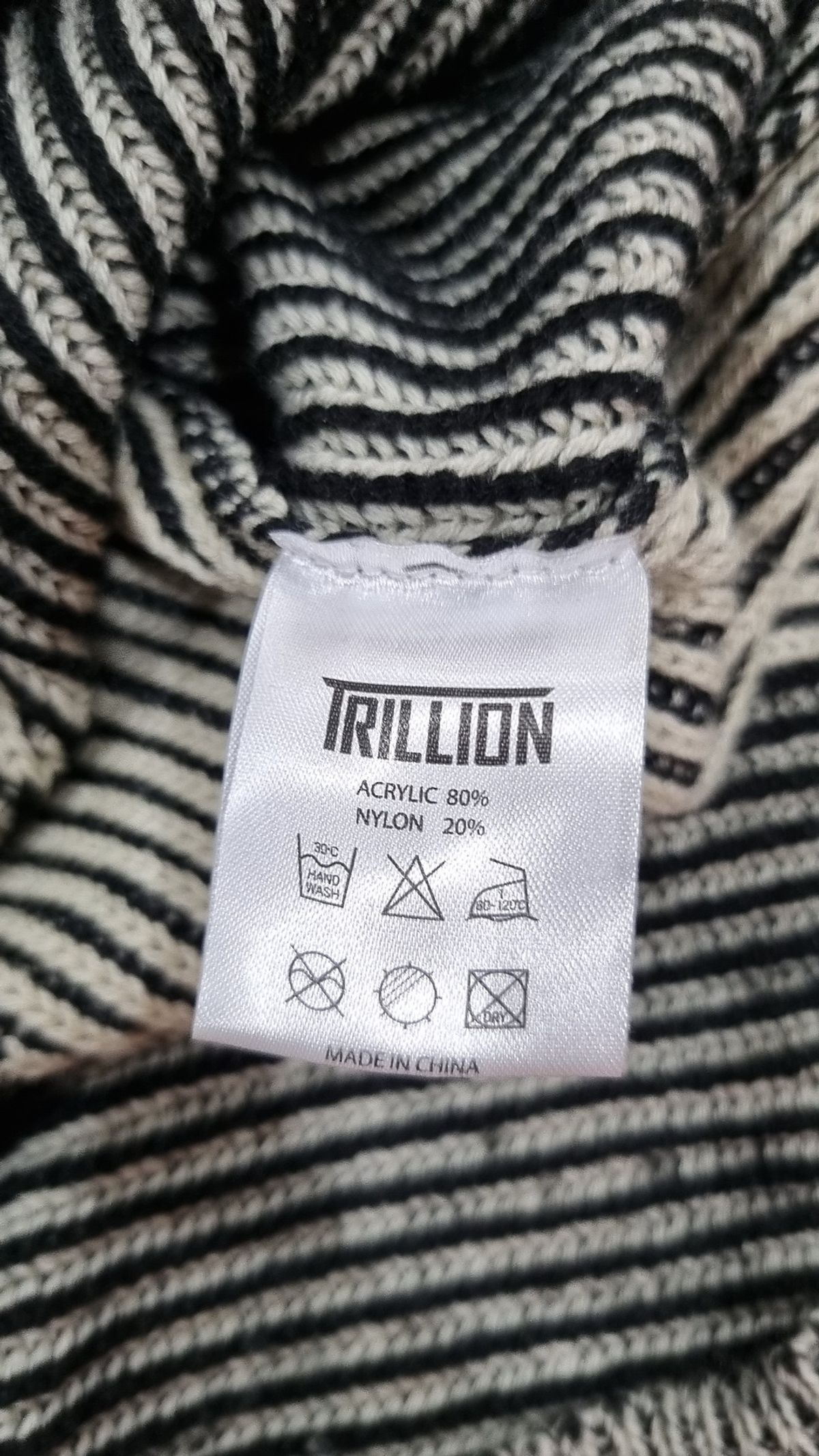 트릴리온(TRILLION) 니트/스웨터 M