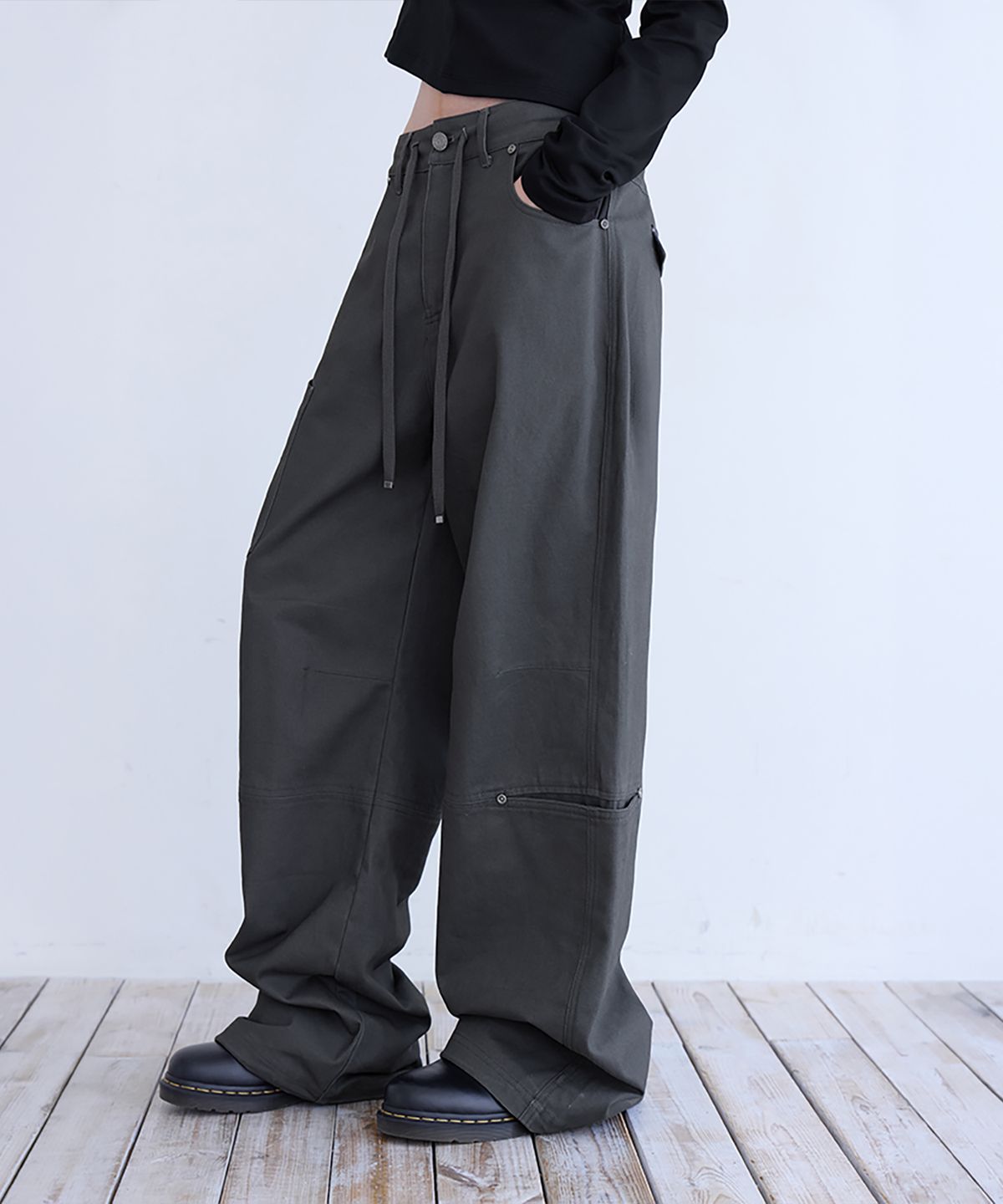 런던다다(LONDONDADA) String Cargo Chino Pants, CHARCOAL