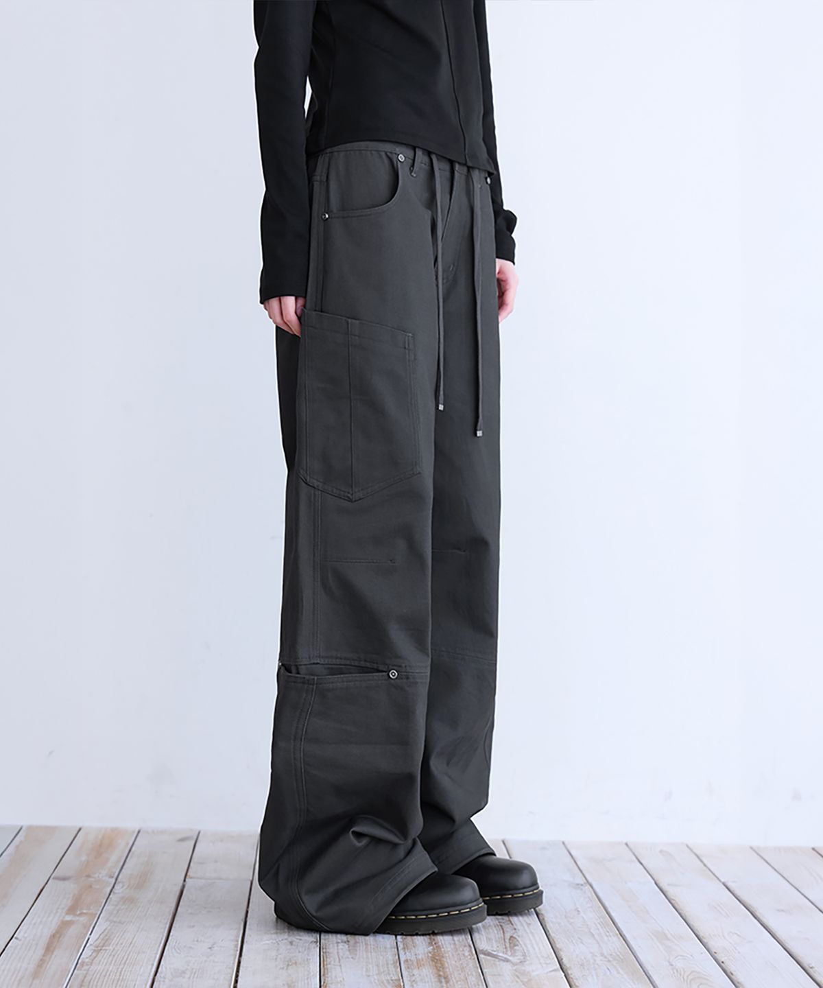 런던다다(LONDONDADA) String Cargo Chino Pants, CHARCOAL