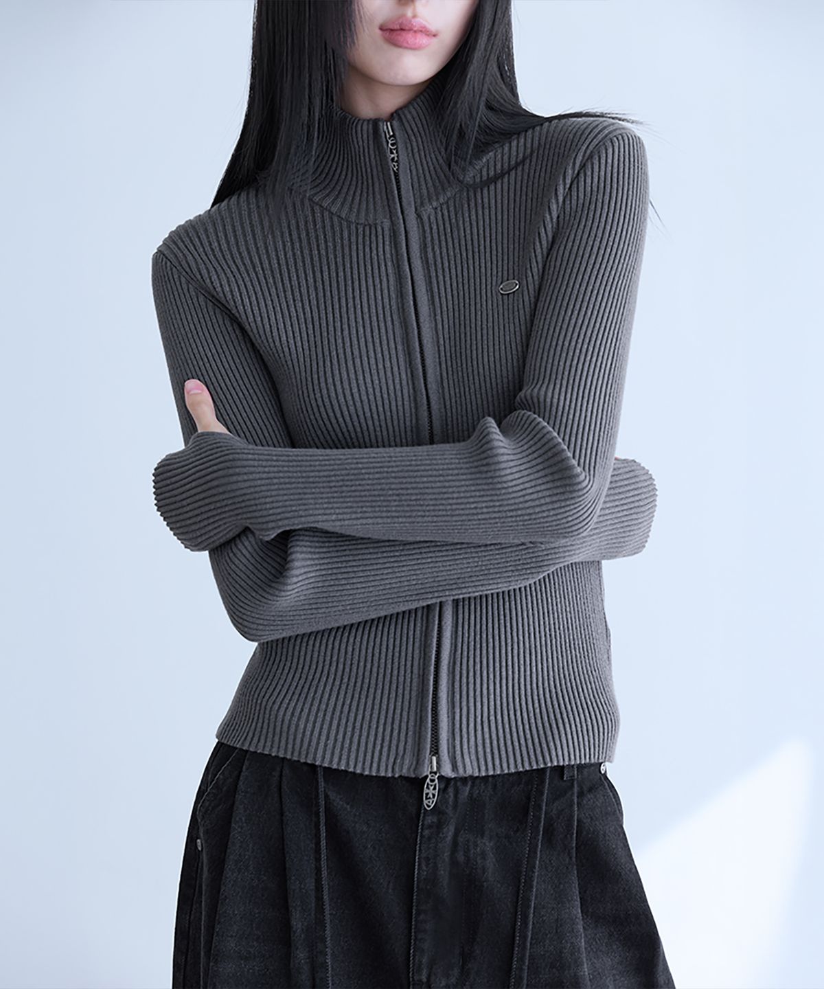 런던다다(LONDONDADA) Essential Slim High Neck Knit Zip-Up, CHARCOAL