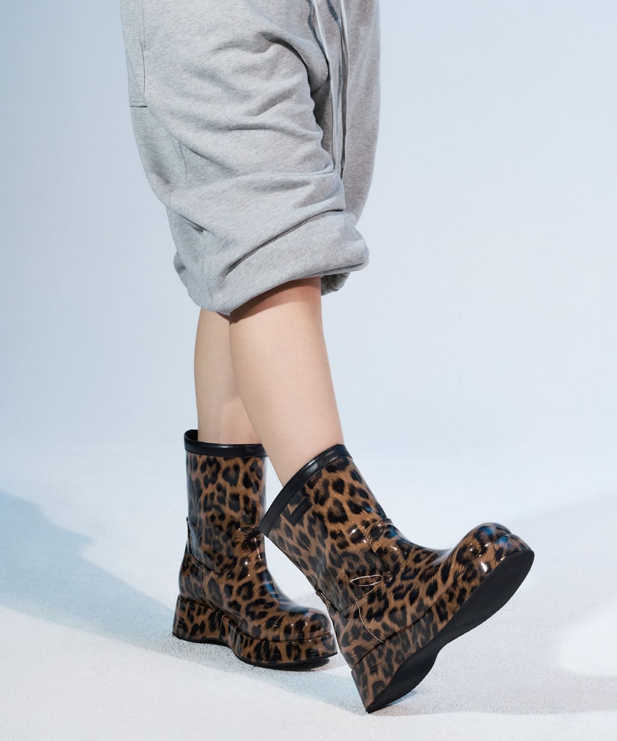 쿨시스(COOLSIS) CS GLOSSY LEOPARD BOOTS (4.5cm)
