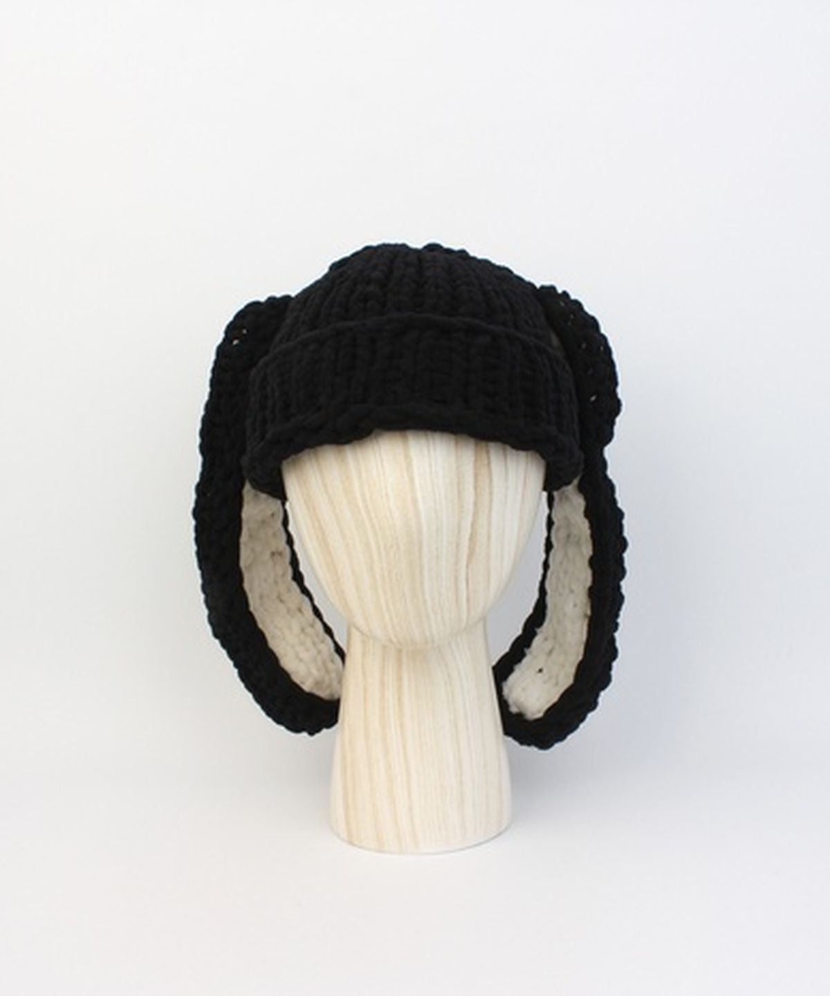 유니버셜 케미스트리(UNIVERSAL CHEMISTRY) Rabbit Black Knit Beanie 고양이비니