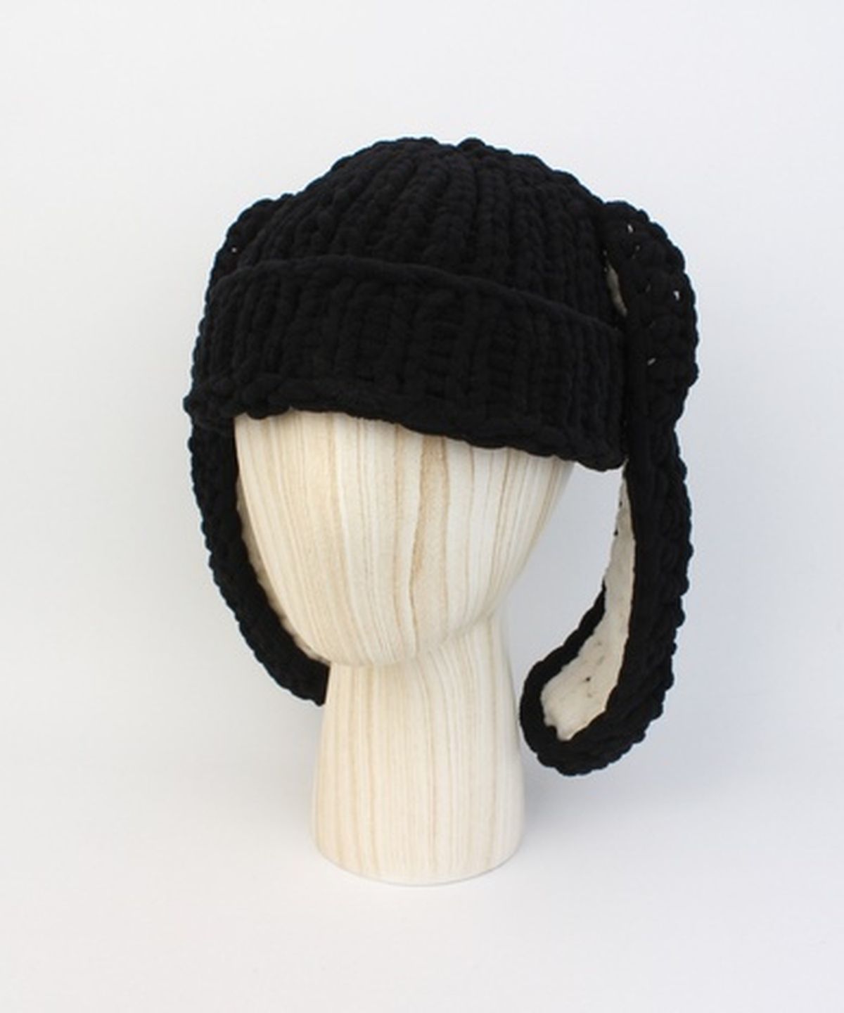 유니버셜 케미스트리(UNIVERSAL CHEMISTRY) Rabbit Black Knit Beanie 고양이비니