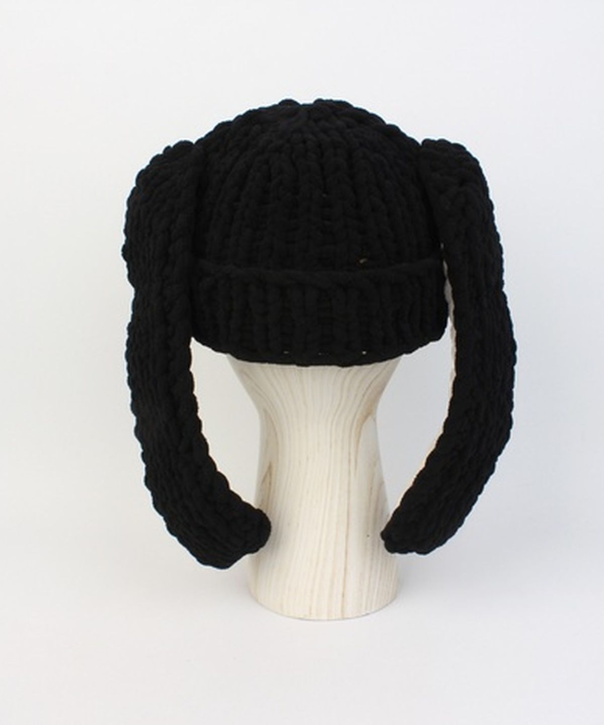 유니버셜 케미스트리(UNIVERSAL CHEMISTRY) Rabbit Black Knit Beanie 고양이비니