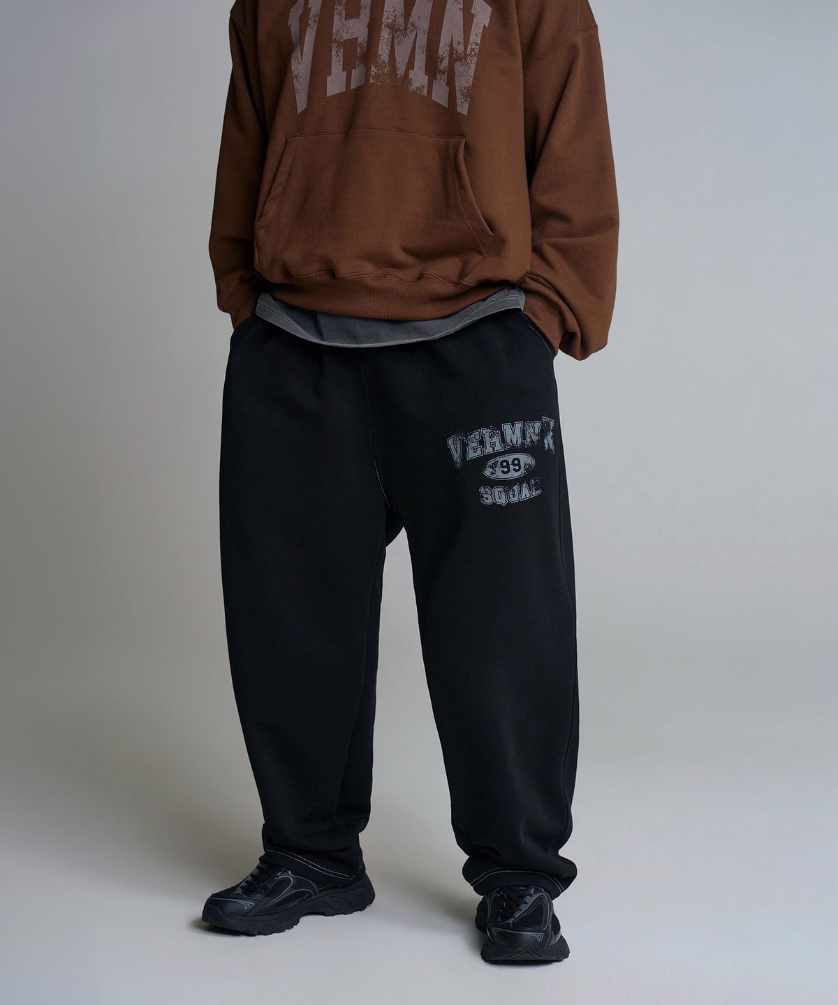 베르만 어패럴(VERMANN APPAREL) 스쿼드 벌룬 스웨트 팬츠 2colors
