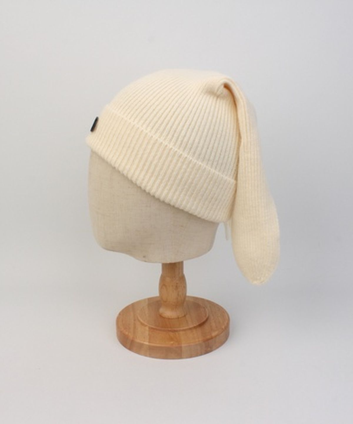 유니버셜 케미스트리(UNIVERSAL CHEMISTRY) Rabbit Short Ear Cream Beanie 고양이비니