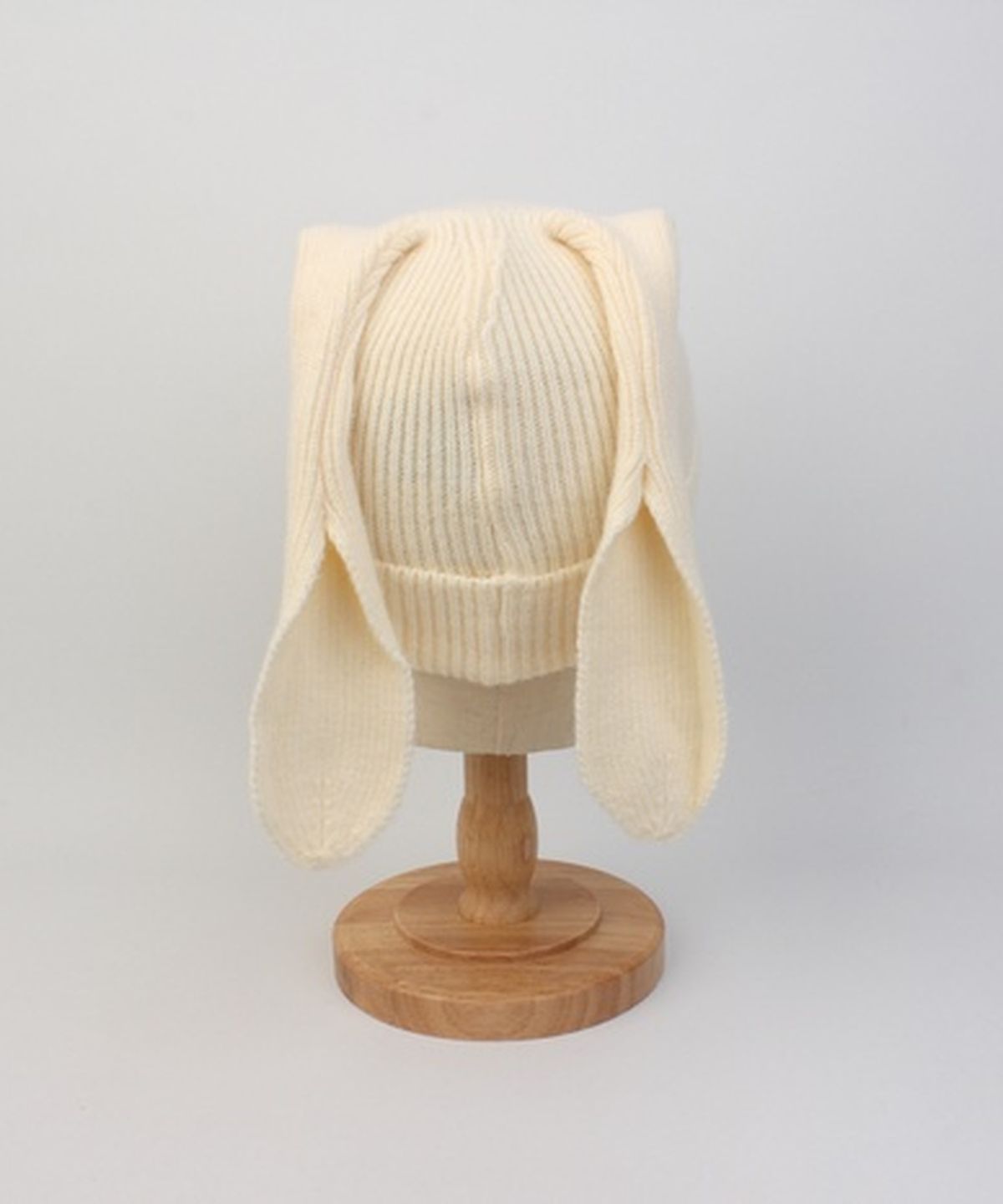 유니버셜 케미스트리(UNIVERSAL CHEMISTRY) Rabbit Short Ear Cream Beanie 고양이비니
