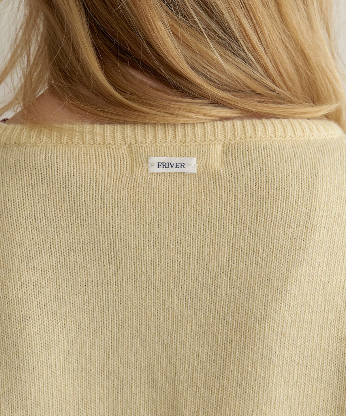 프리버07(FRIVER07) Merino wool deep v-neck knit [FRFA06NT03]_Butter