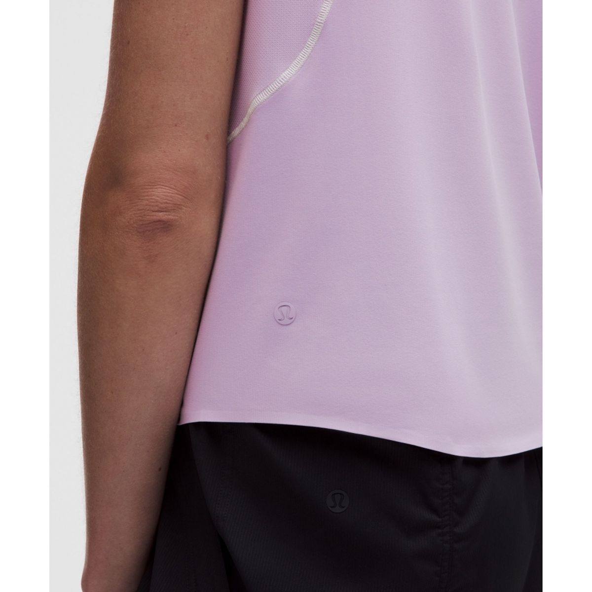 룰루레몬(LULULEMON) UV 프로텍티브 벤틸레이티드 숏슬리브 셔츠  LLAY CABA