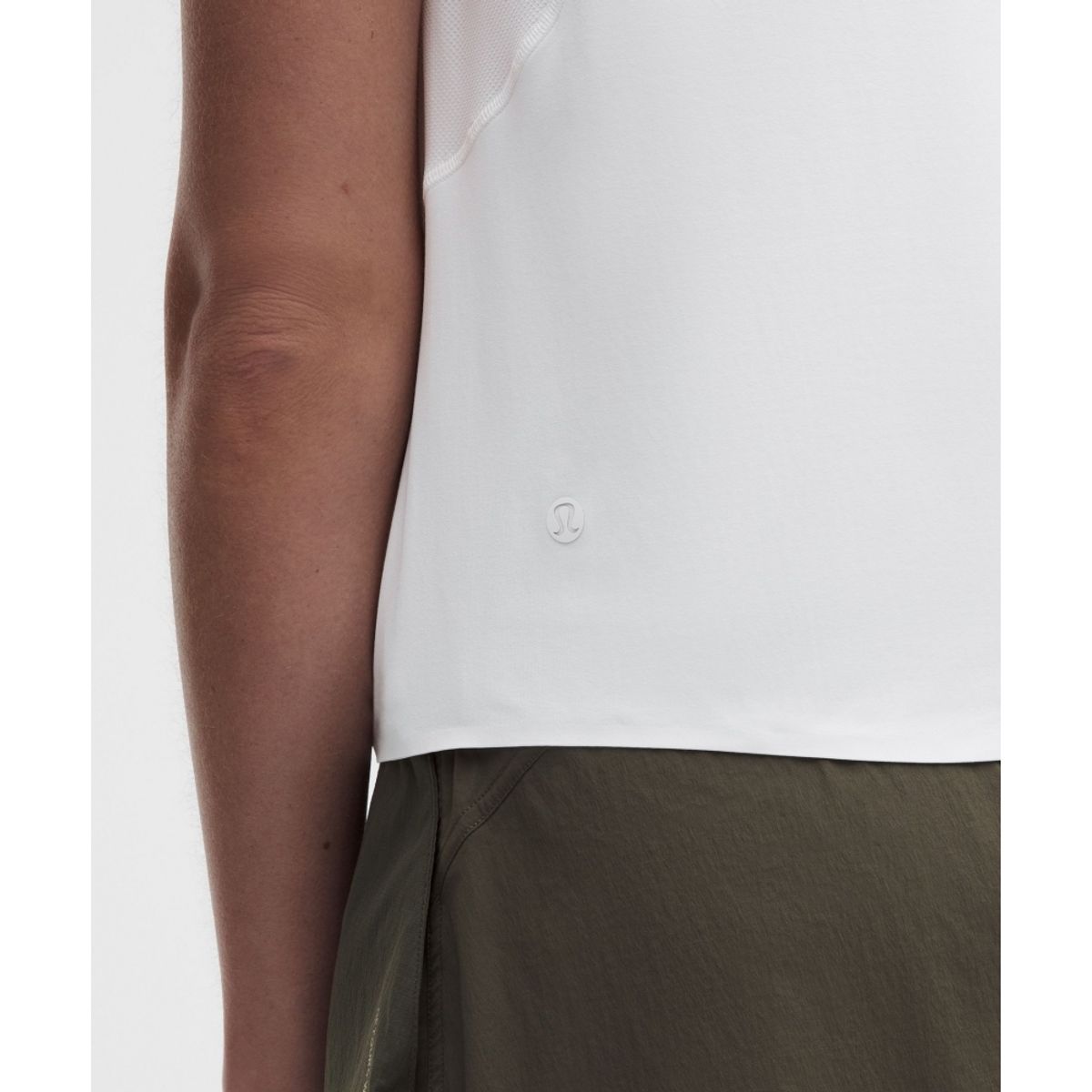 룰루레몬(LULULEMON) UV 프로텍티브 벤틸레이티드 숏슬리브 셔츠  WHWH