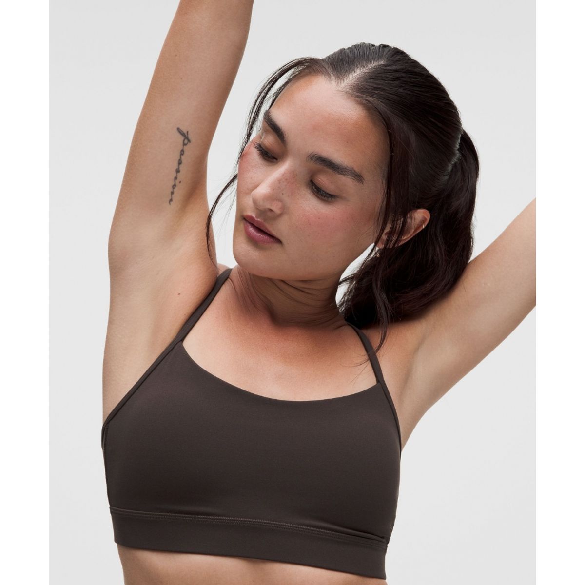 룰루레몬(LULULEMON) 플로우 Y 브라 Nulu *라이트 서포트, B C컵 아시아 핏