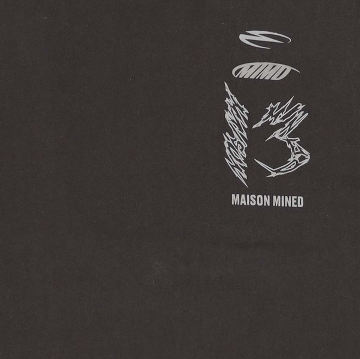 메종미네드(MAISON MINED) EMBLEM GATHER HALF T BLACK M