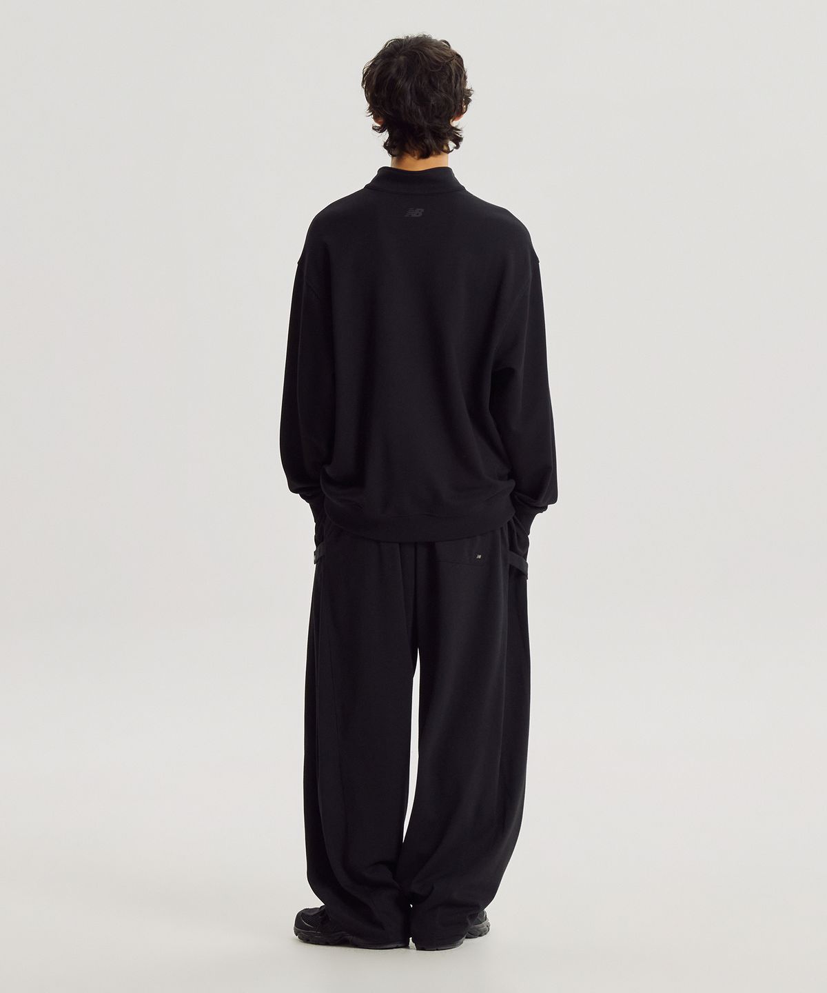 뉴발란스(NEW BALANCE) NBMLG31803 / UNI 에센셜 헤리티지 경량 사이드스냅 오버와이드 팬츠 (BLACK)