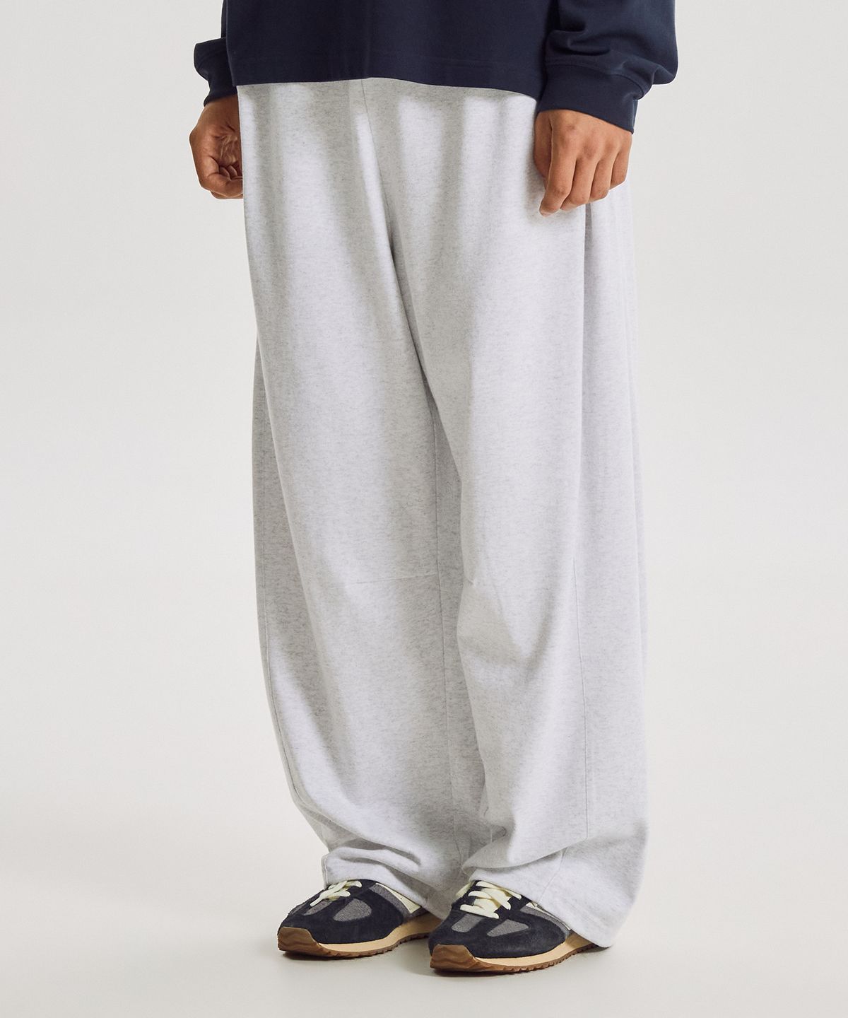 뉴발란스(NEW BALANCE) NBMLG31803 / UNI 에센셜 헤리티지 경량 사이드스냅 오버와이드 팬츠 (A/GRAY)
