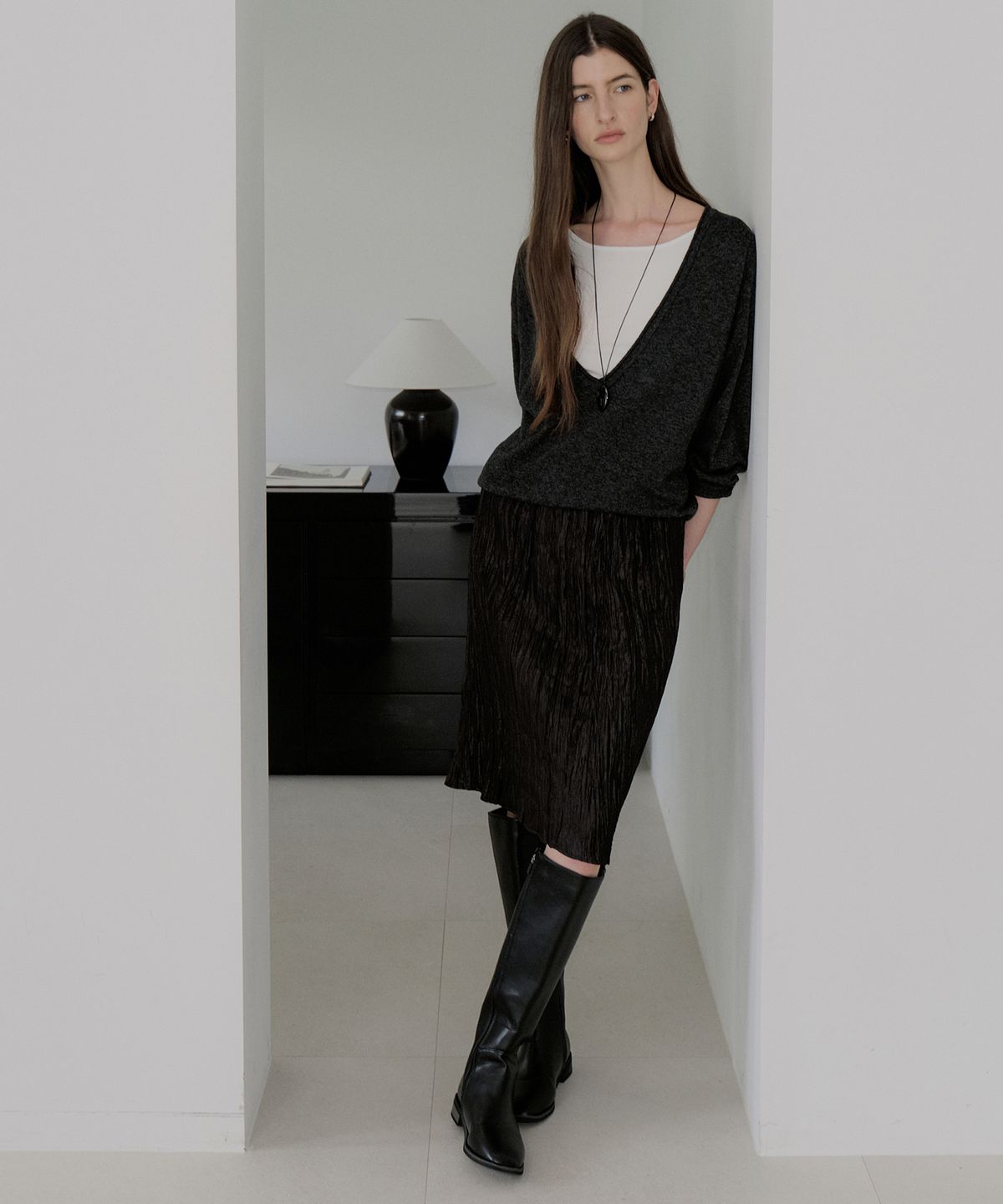 아워코모스(OURCOMOS) wrinkled midi skirt (black) orc 6093