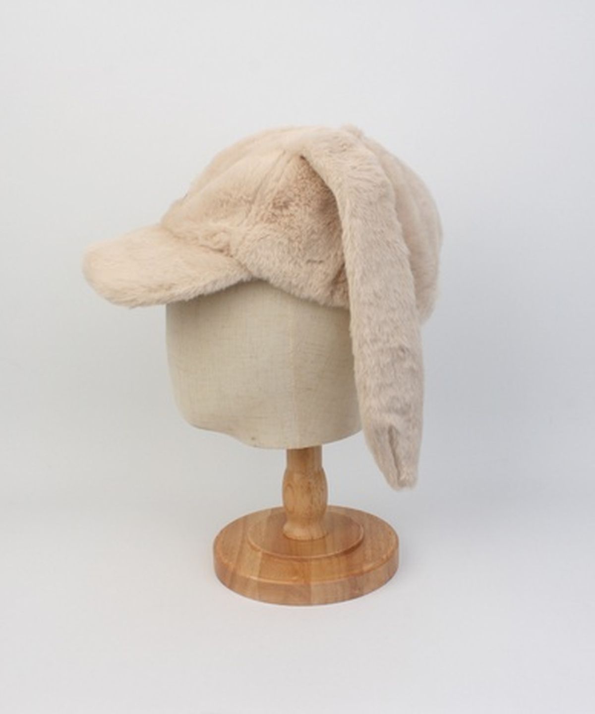 유니버셜 케미스트리(UNIVERSAL CHEMISTRY) Rabbit Fur Beige Ballcap 토끼모자