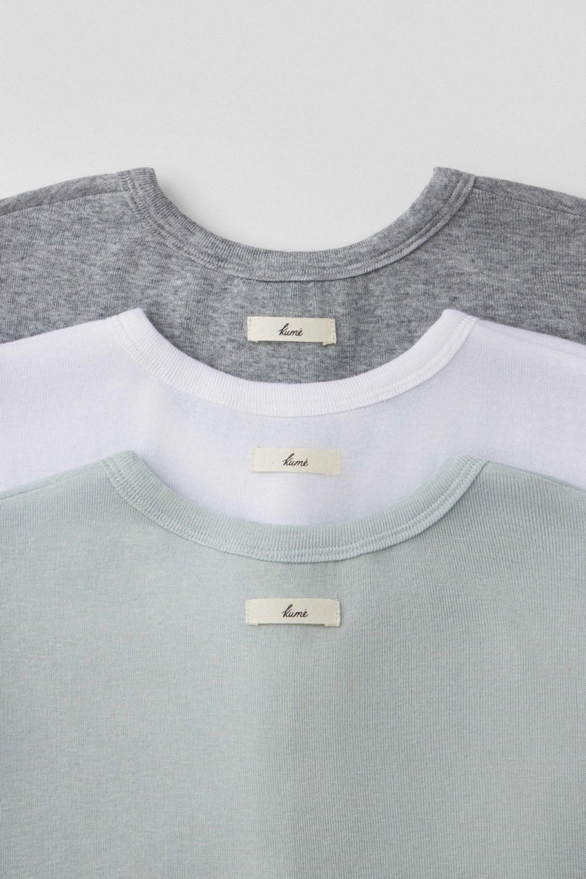 쿠메(KUMÉ) Henley Neck Side Slit Top, Mint