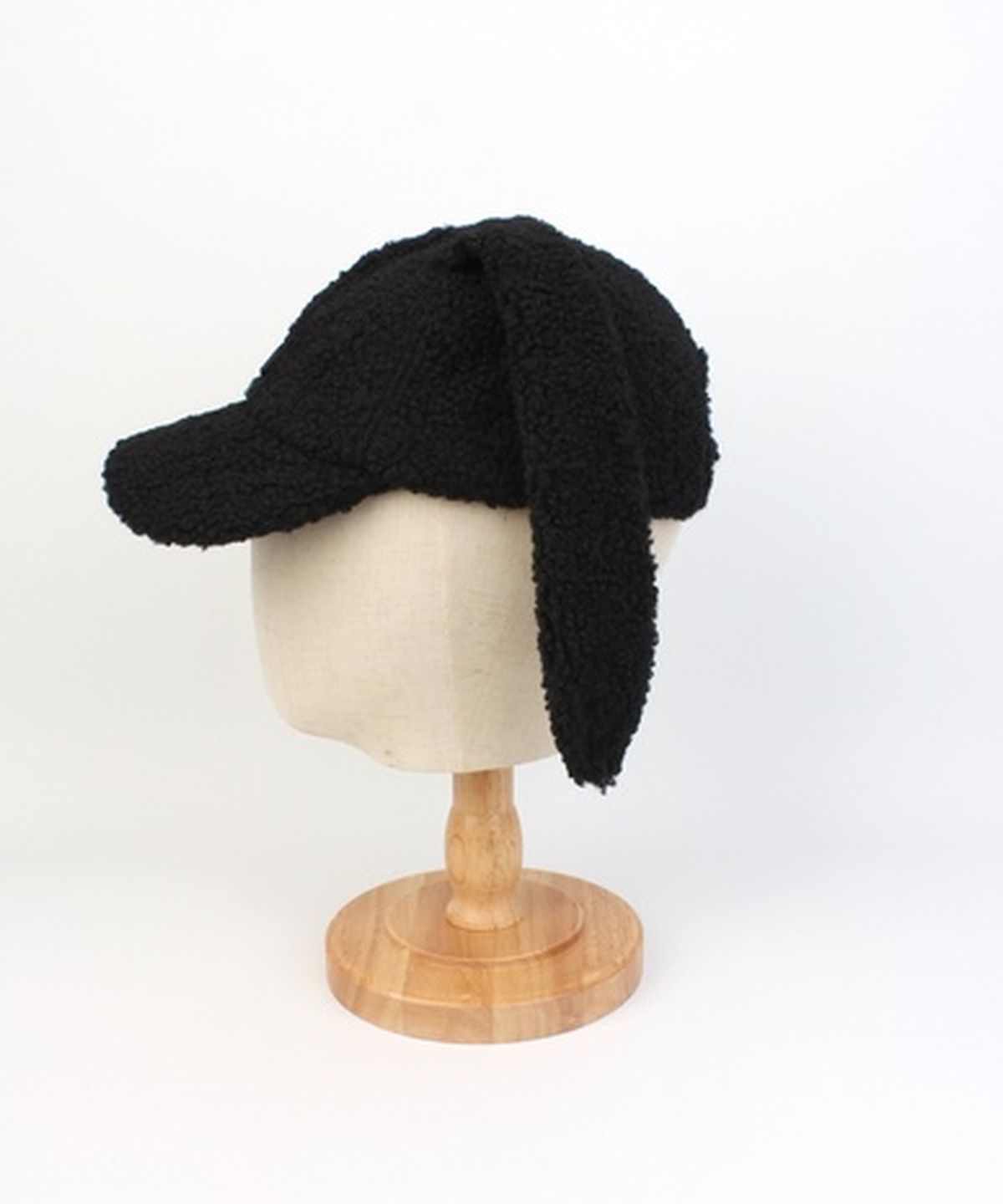 유니버셜 케미스트리(UNIVERSAL CHEMISTRY) Rabbit Fleece Black Ballcap 토끼모자