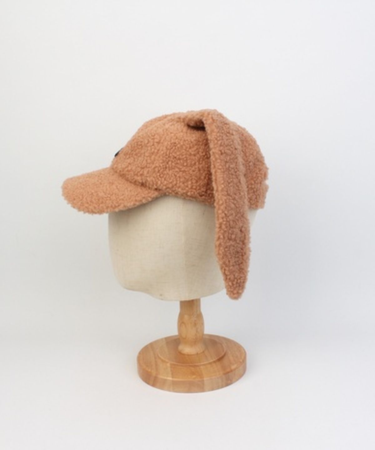 유니버셜 케미스트리(UNIVERSAL CHEMISTRY) Rabbit Fleece Beige Ballcap 토끼모자