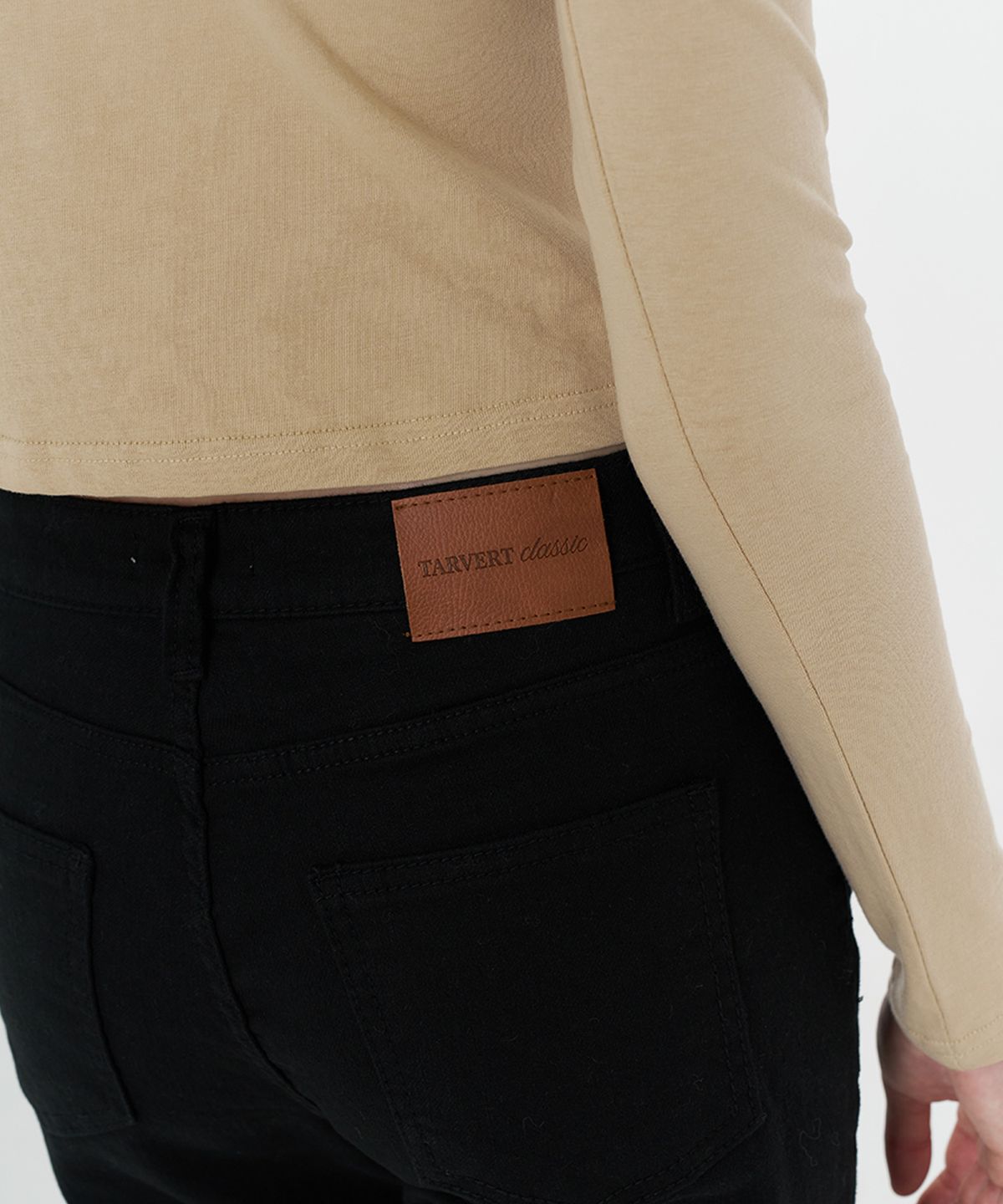 타버트(TARVERT) Dusk Capri Pants - Black