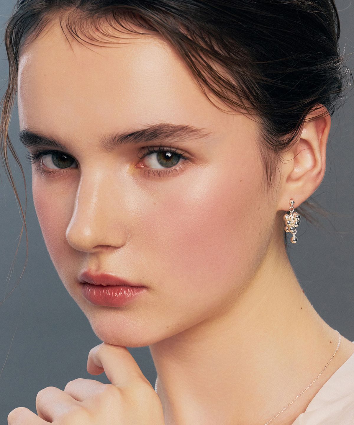 헤이(HEI) grape cluster drop earrings