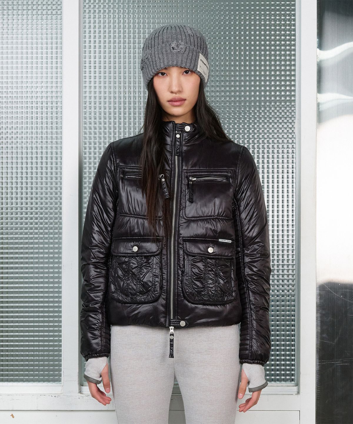 더바이닐하우스(THEVINYLHOUSE) UTILITY HIGH NECK LIGHT JACKET BLACK