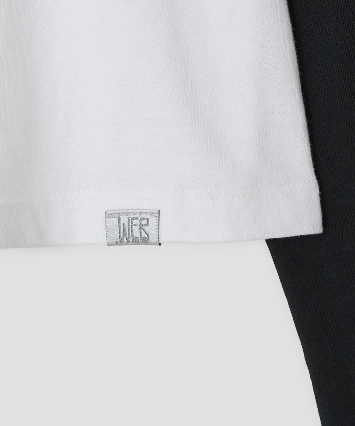 타입서비스(TYPESERVICE) Sheer Hotfix Raglan Top [White]