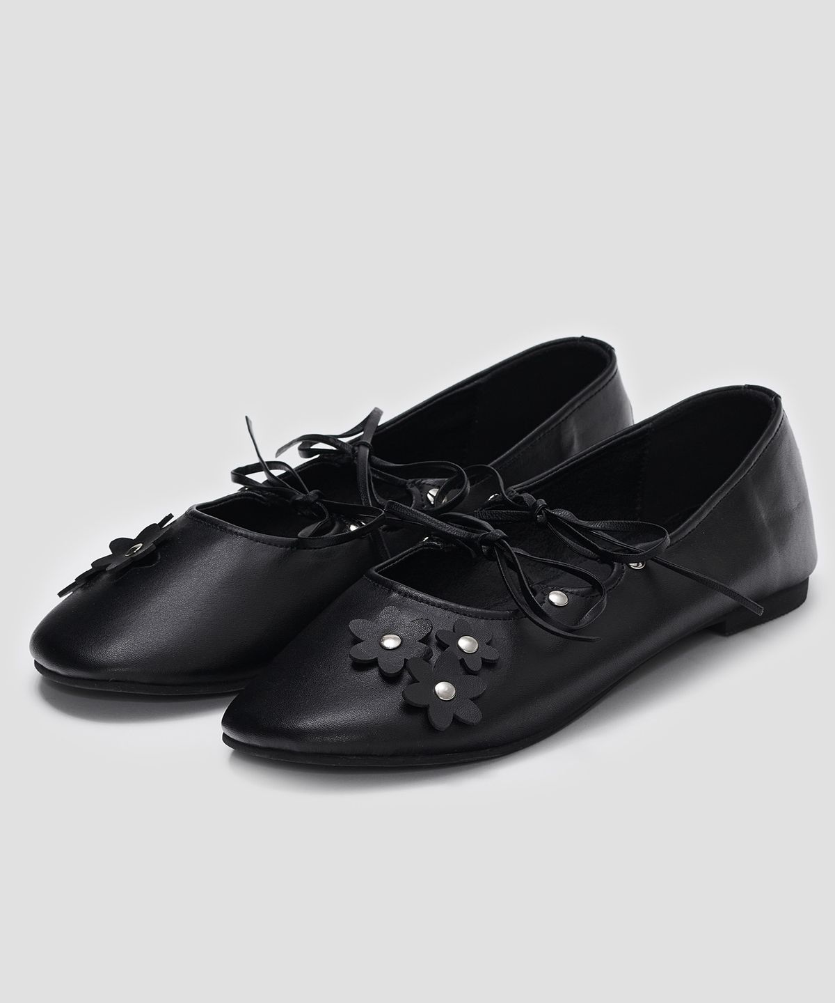 타입서비스(TYPESERVICE) Flower Patch Lace Up Flats [Black]