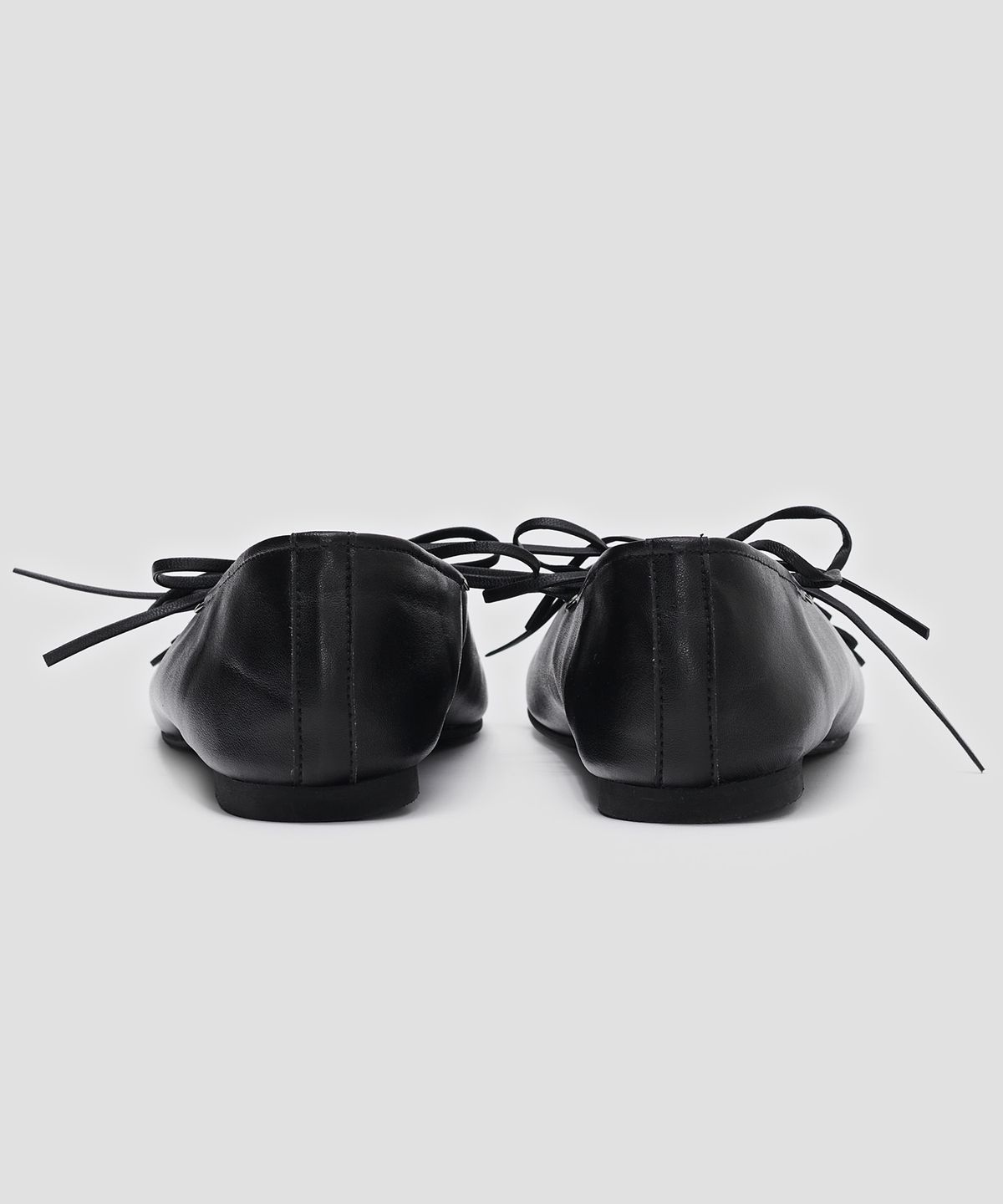 타입서비스(TYPESERVICE) Flower Patch Lace Up Flats [Black]