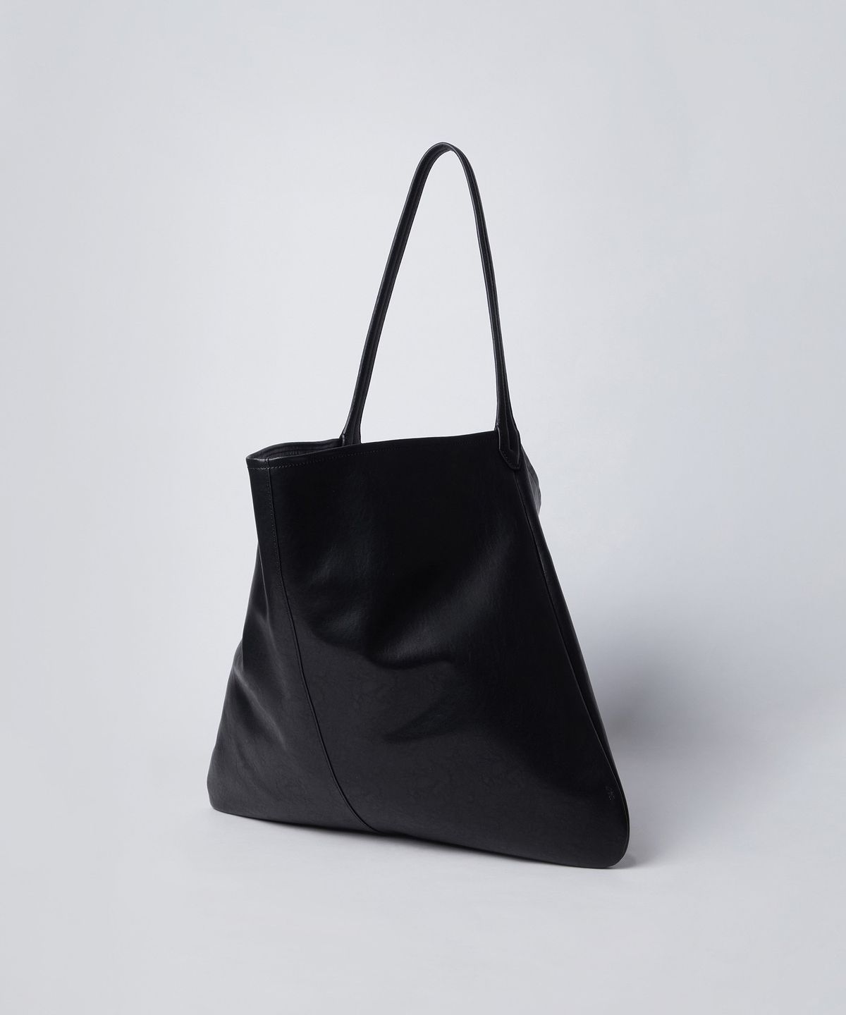 247시리즈(247SERIES) COW HIDE ARCHI 토트 백 BLACK