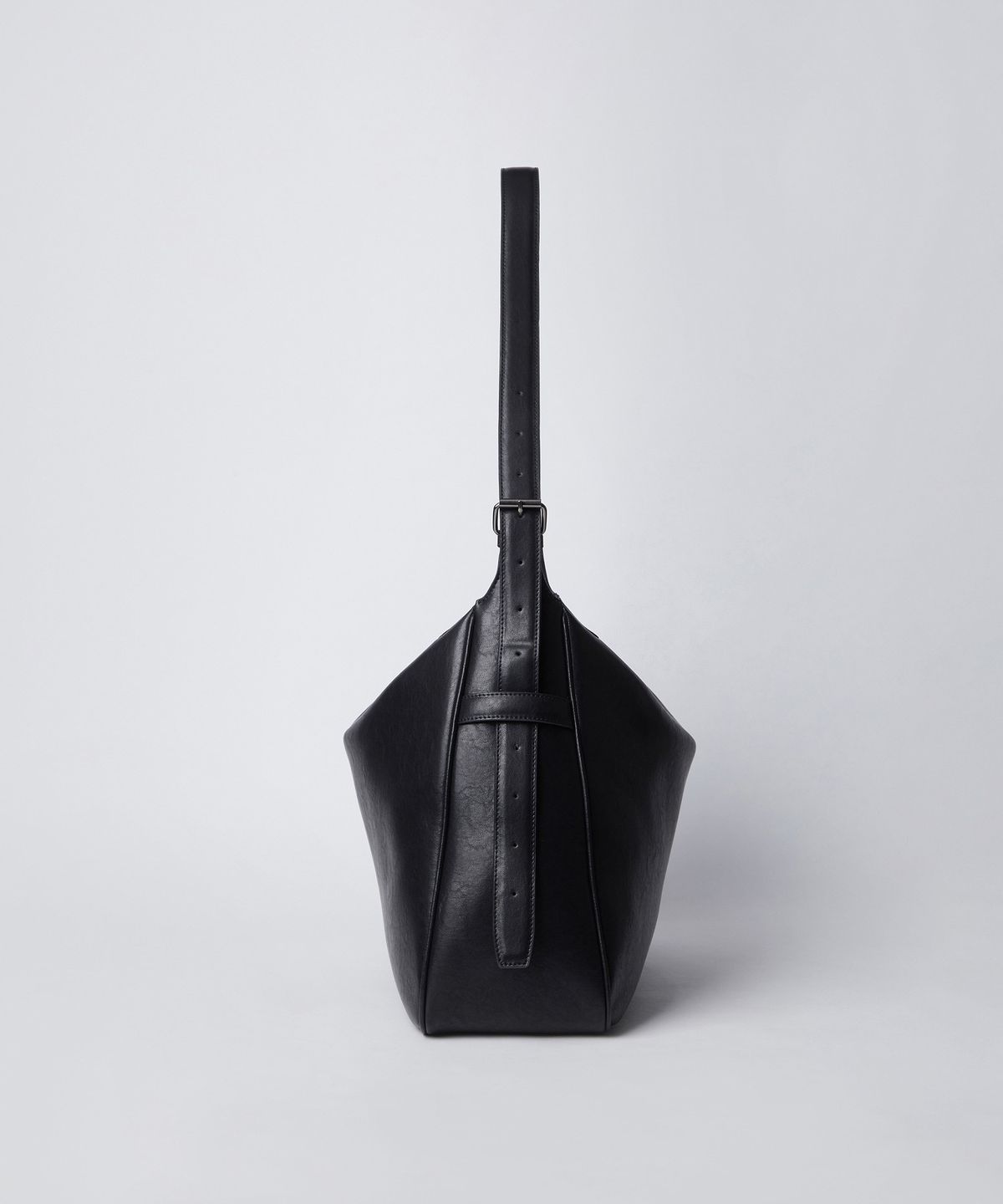 247시리즈(247SERIES) [봄태규 X 24/7] COW HIDE ARCHI 숄더 백 BLACK