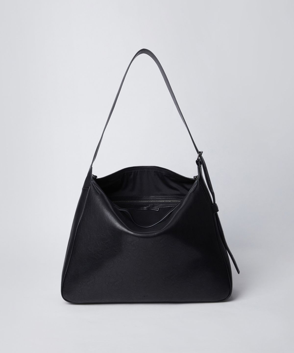 247시리즈(247SERIES) [봄태규 X 24/7] COW HIDE ARCHI 숄더 백 BLACK