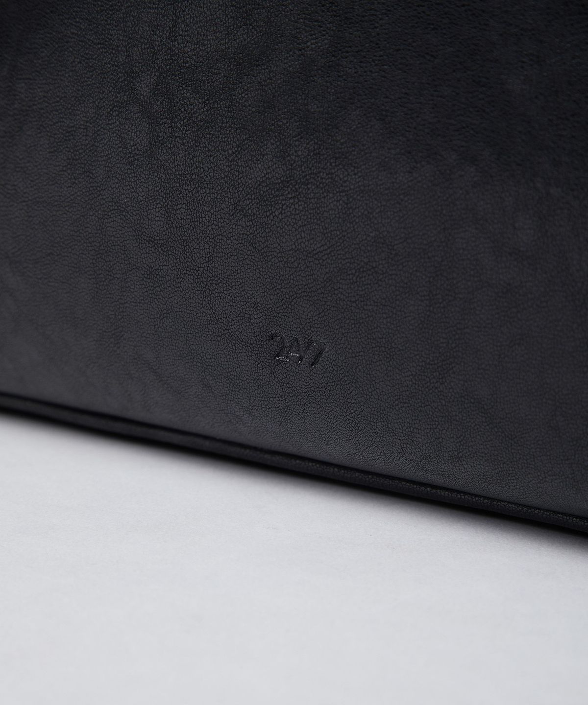 247시리즈(247SERIES) [봄태규 X 24/7] COW HIDE ARCHI 숄더 백 BLACK
