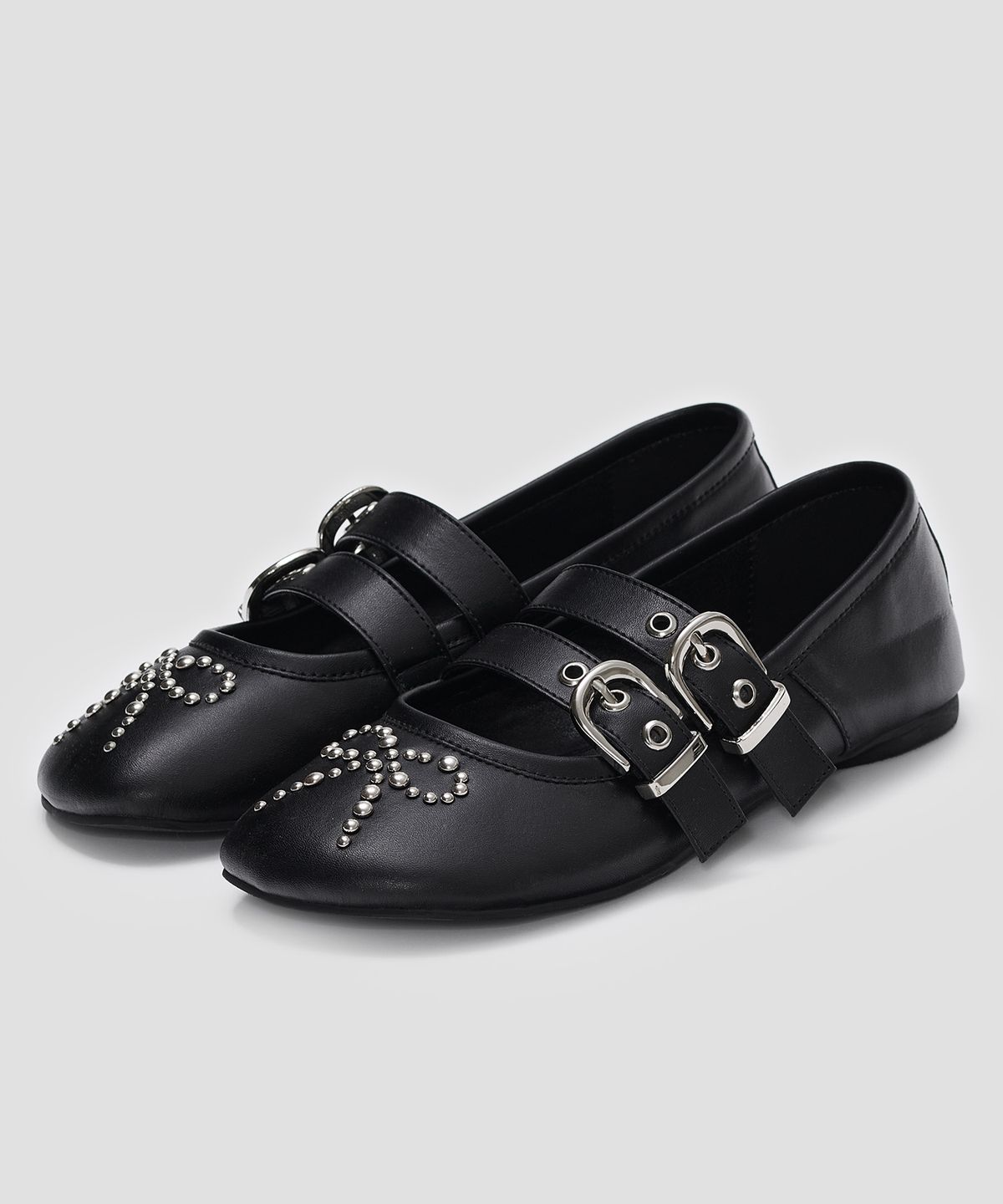 타입서비스(TYPESERVICE) Ribbon Rivet Buckle Flats [Black]