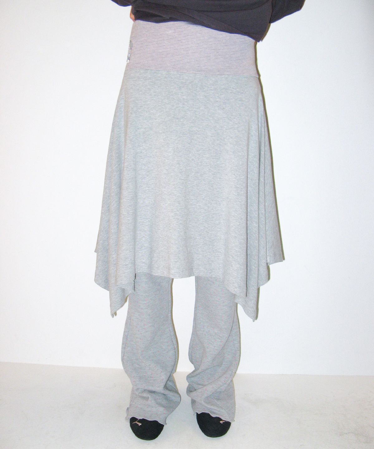아메스 월드와이드(AMES-WORLDWIDE) BUTTON STRIPE UNBALANCE SKIRT GREY