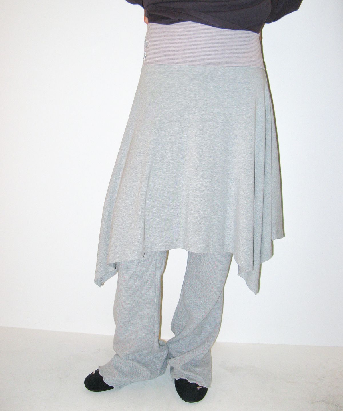 아메스 월드와이드(AMES-WORLDWIDE) BUTTON STRIPE UNBALANCE SKIRT GREY