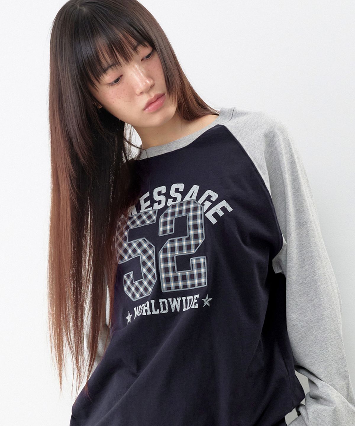 아메스 월드와이드(AMES-WORLDWIDE) 52 CHECK APPLIQUE RAGLAN LS TEE NAVY