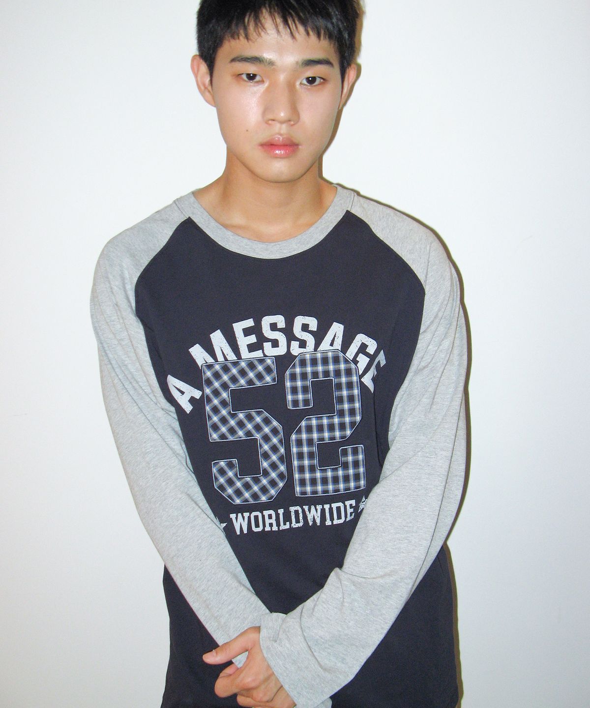 아메스 월드와이드(AMES-WORLDWIDE) 52 CHECK APPLIQUE RAGLAN LS TEE NAVY
