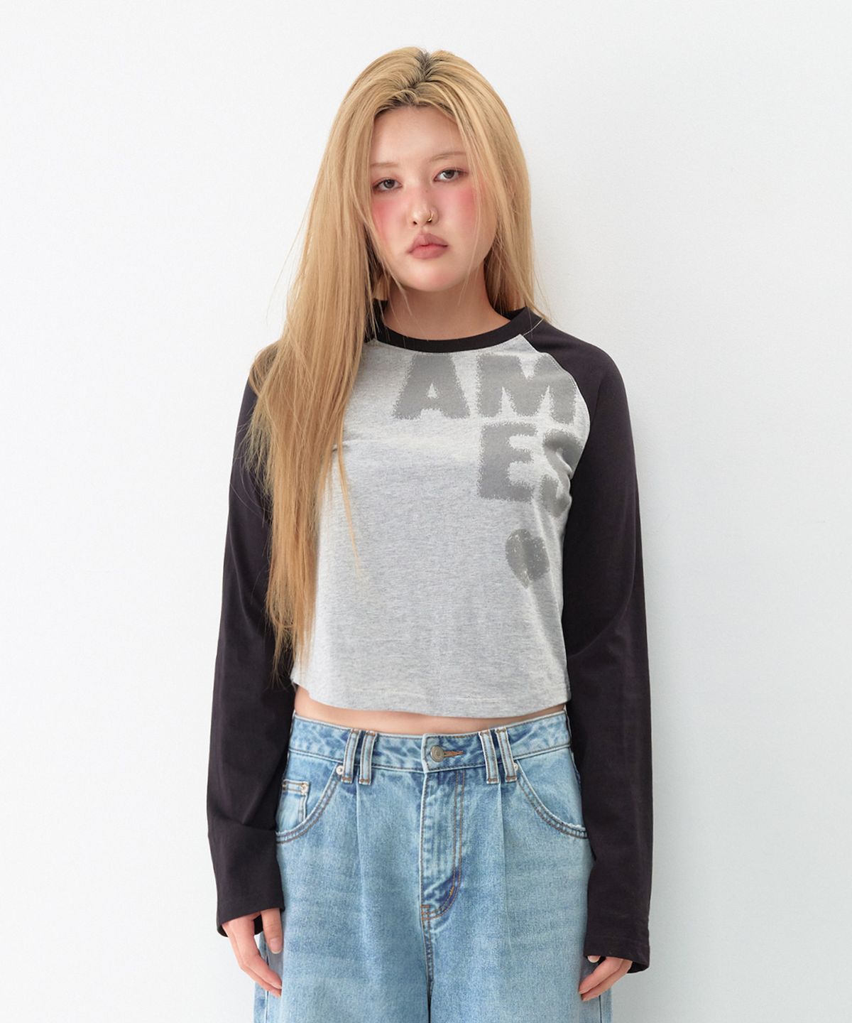 아메스 월드와이드(AMES-WORLDWIDE) BOLD TYPO ROUND HEM LS TEE GREY