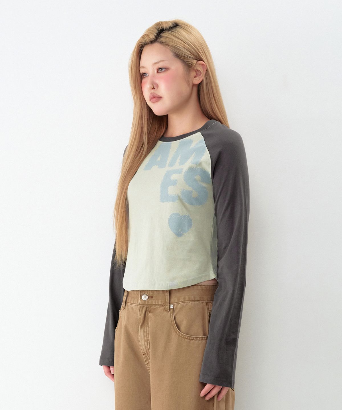 아메스 월드와이드(AMES-WORLDWIDE) BOLD TYPO ROUND HEM LS TEE MINT