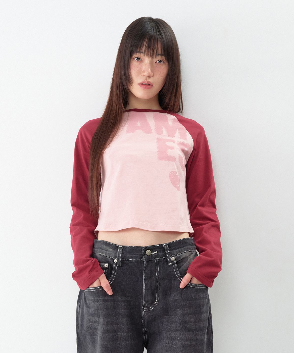 아메스 월드와이드(AMES-WORLDWIDE) BOLD TYPO ROUND HEM LS TEE PINK
