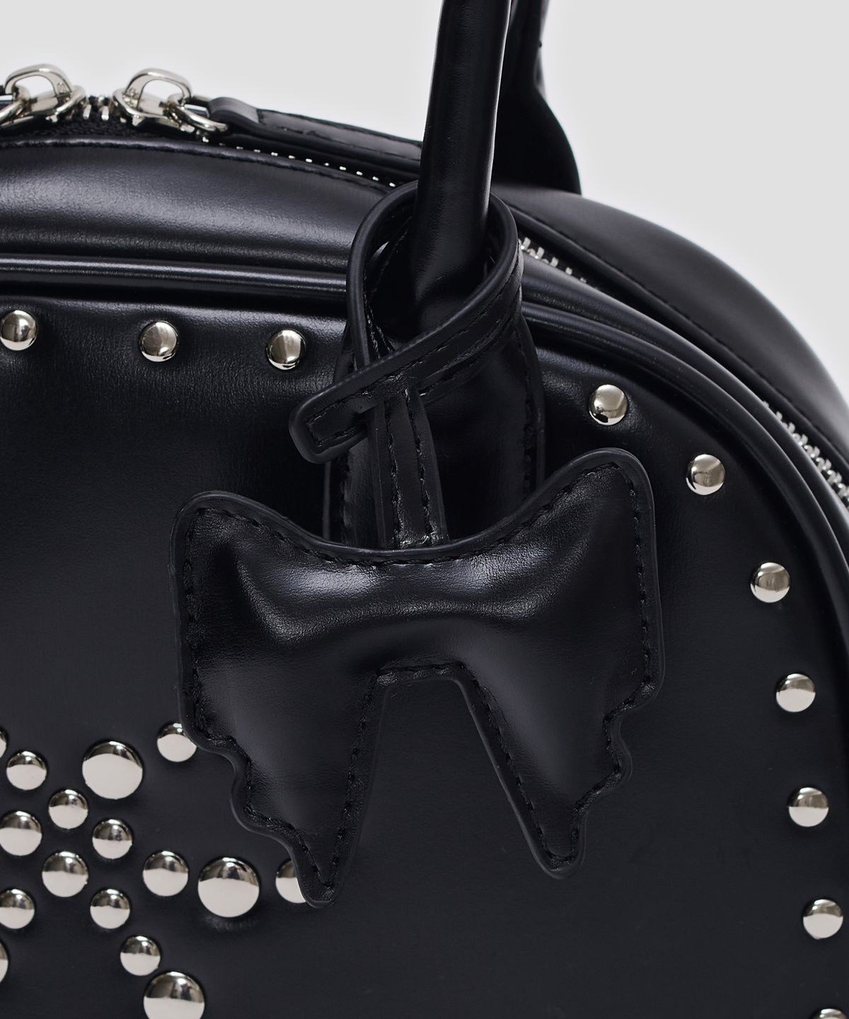 타입서비스(TYPESERVICE) Ribbon Rivet Shoulder Bag [Black]