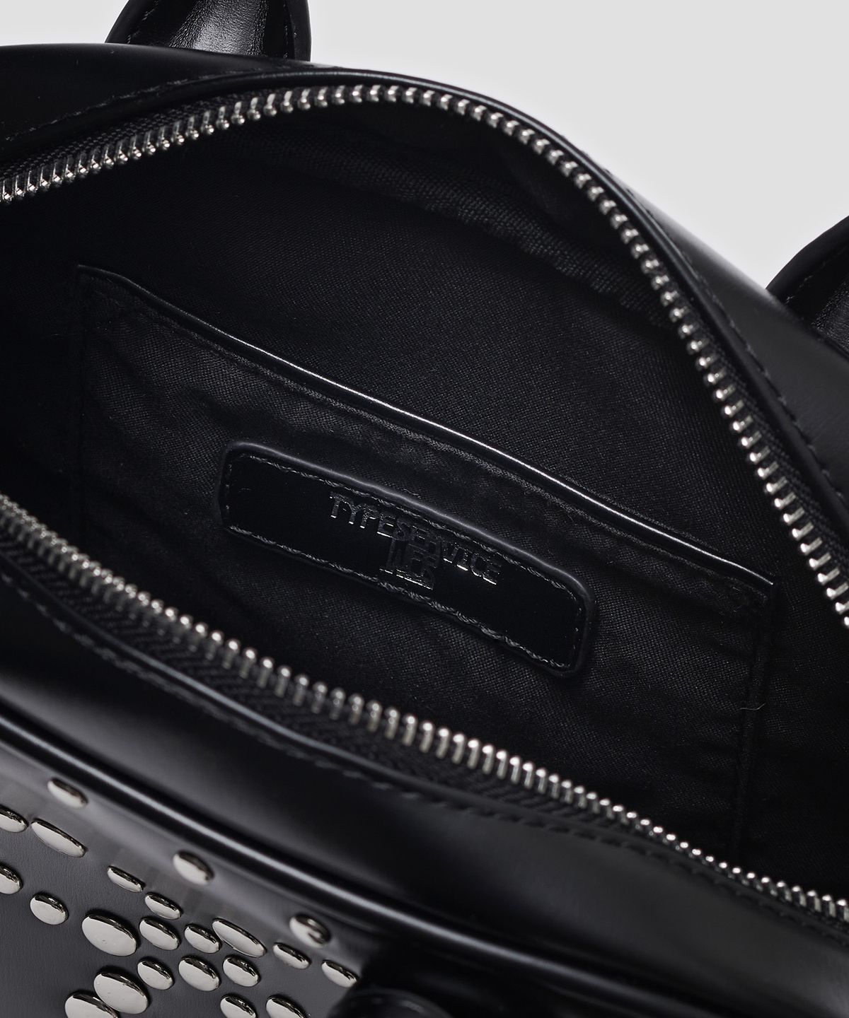 타입서비스(TYPESERVICE) Ribbon Rivet Shoulder Bag [Black]