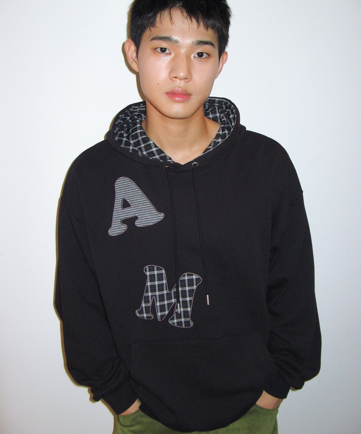 아메스 월드와이드(AMES-WORLDWIDE) BIG PATCH APPLIQUE HOODIE BLACK