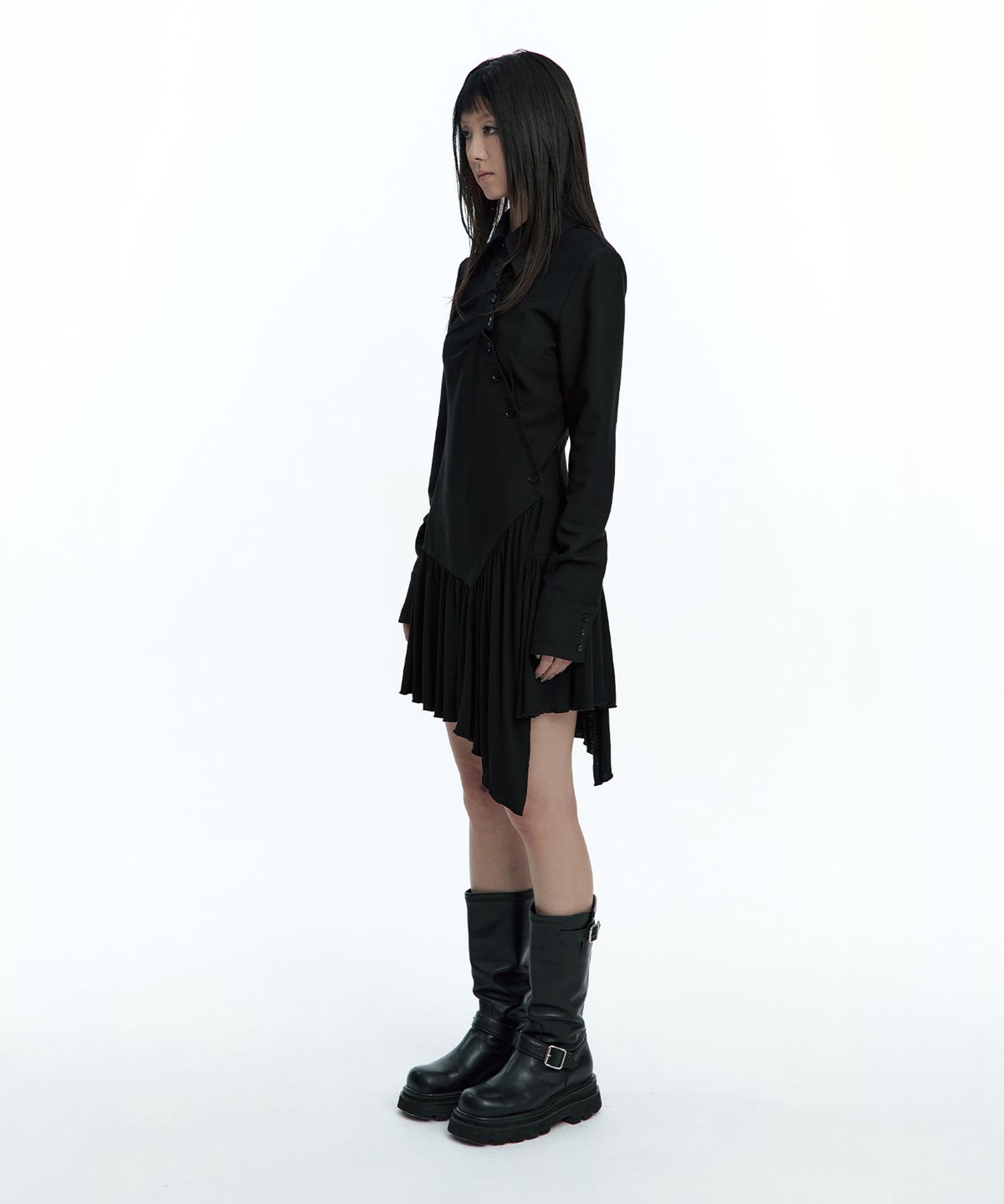 러프넥(ROUGHNECK) Diagonal Pleated Shirt Dress
