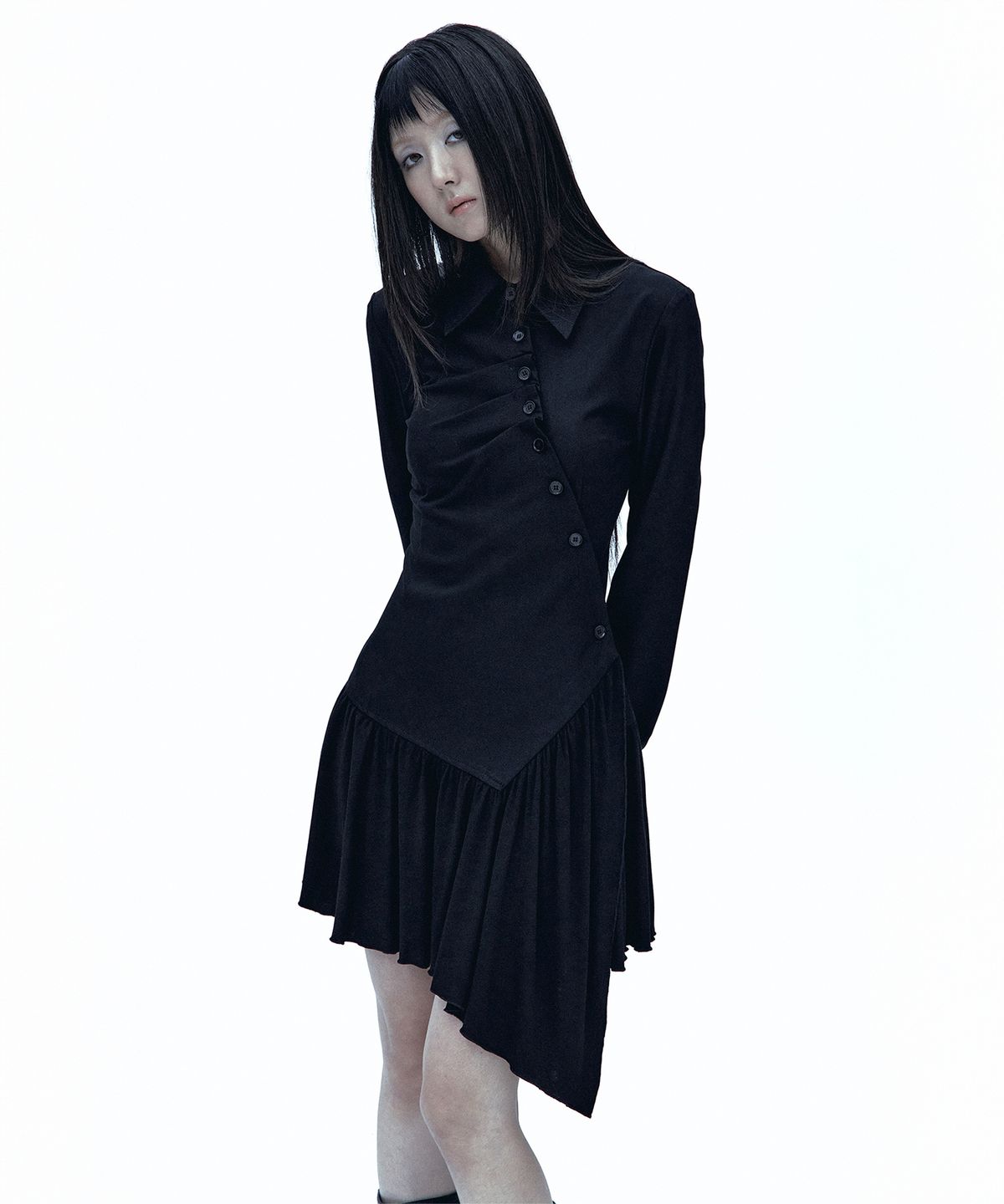 러프넥(ROUGHNECK) Diagonal Pleated Shirt Dress