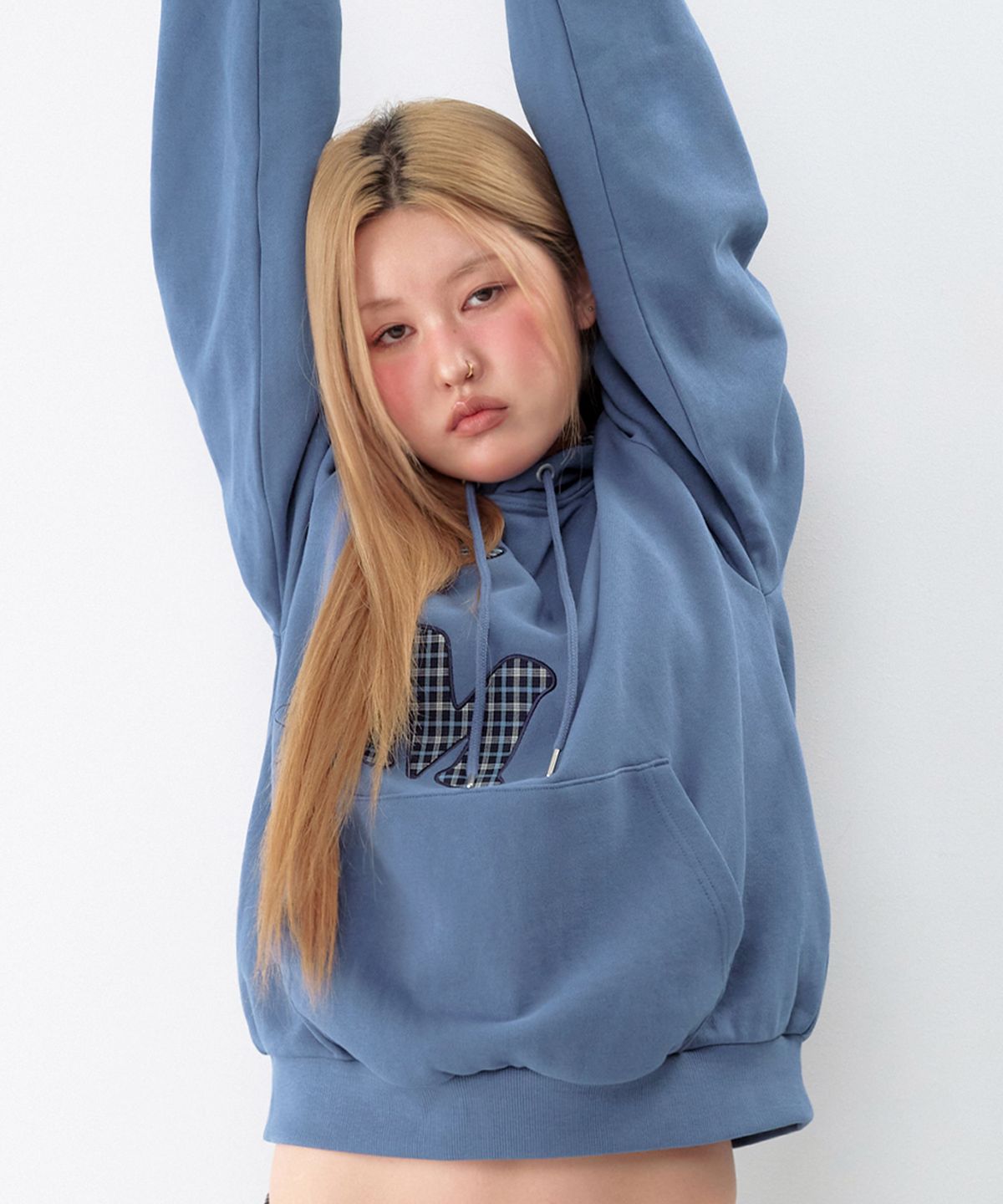 아메스 월드와이드(AMES-WORLDWIDE) BIG PATCH APPLIQUE HOODIE BLUE