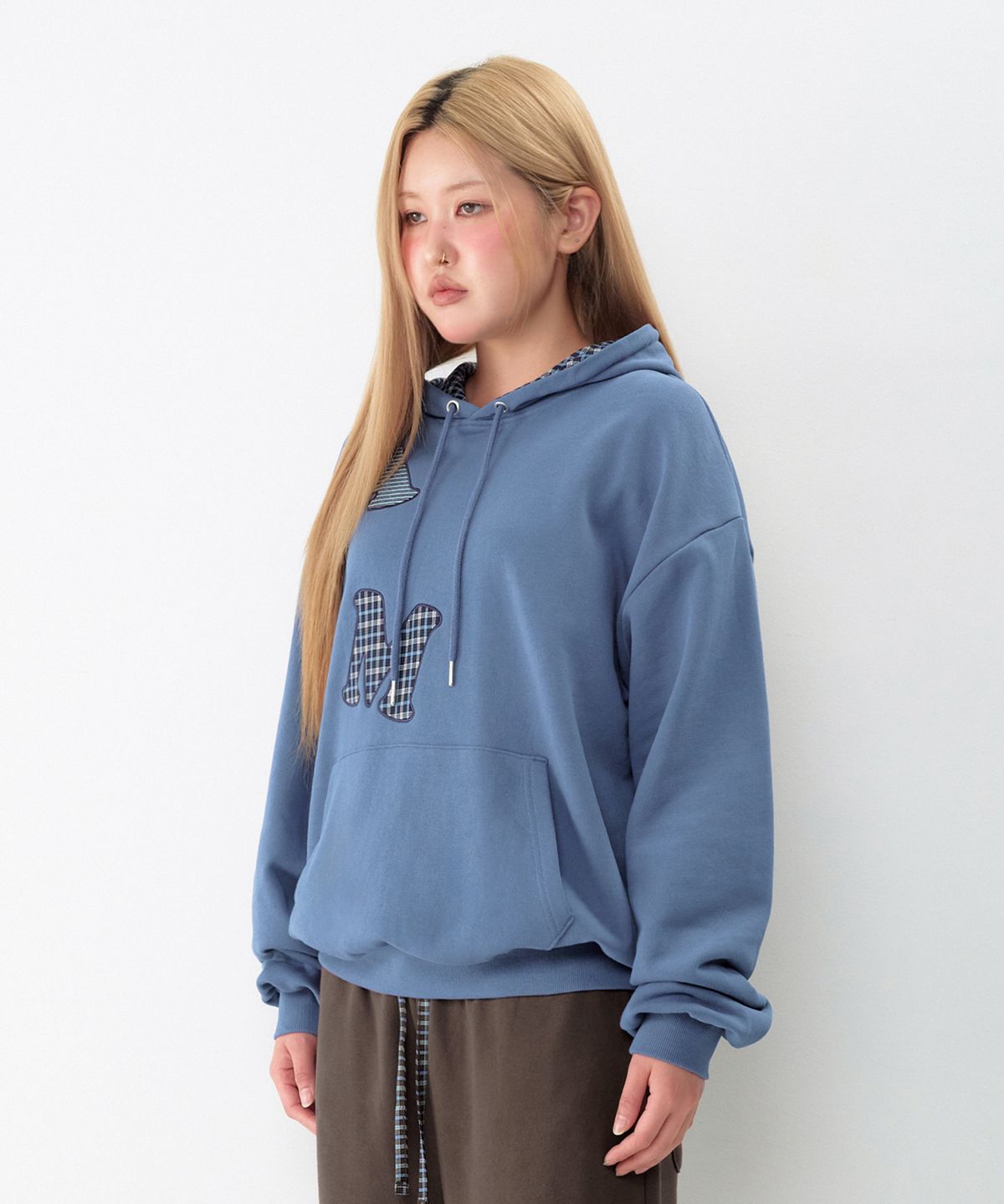 아메스 월드와이드(AMES-WORLDWIDE) BIG PATCH APPLIQUE HOODIE BLUE